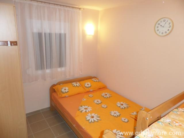 Apartman 4 u Milosavljevic Apartmani, privatni smeštaj u mestu Dobre Vode, Crna Gora