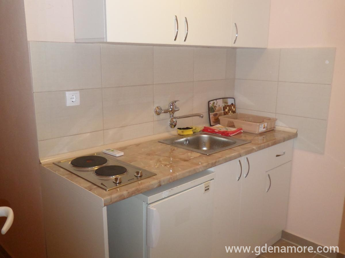 Appartements Milosavljevic, Appartement 4, logement privé à Dobre Vode, Monténégro