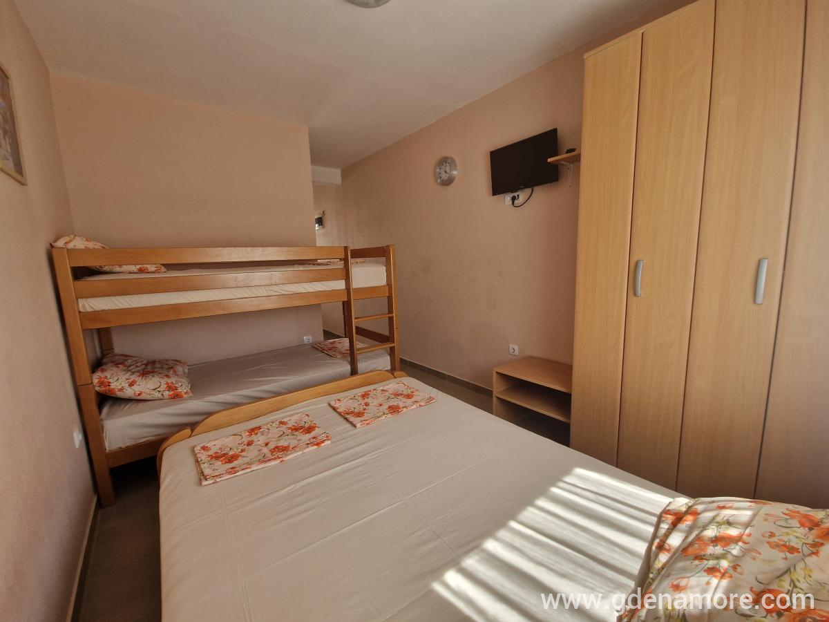 Appartements Milosavljevic, Appartement 4, logement privé à Dobre Vode, Monténégro - 20250629_103137