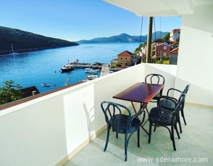 Apartmani  VESNA, частни квартири в града Bigova, Черна Гора