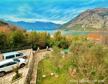 Cattaroom Apartments, private accommodation in city Donji Stoliv, Montenegro