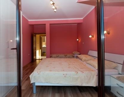 Ferienwohnungen Trojanović, , Privatunterkunft im Ort Tivat, Montenegro - Spavaca soba