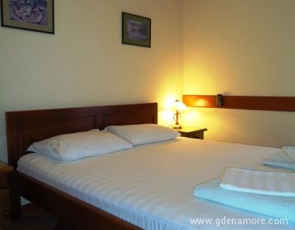 Apartmani Maslina-Savina, Studio br.3 na prvom spratu, privatni smeštaj u mestu Herceg Novi, Crna Gora