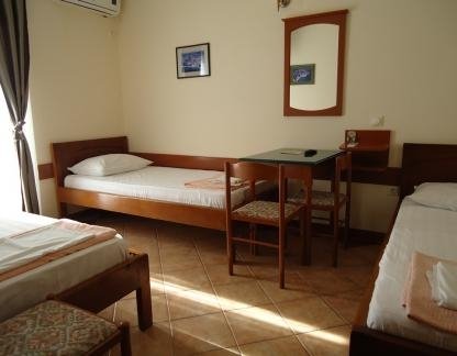Apartmani Maslina-Savina, Studio br.10, privatni smeštaj u mestu Herceg Novi, Crna Gora