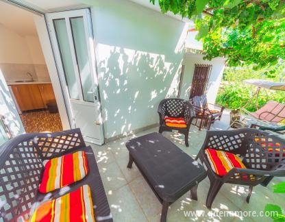 Apartmani Lilić, Apartman sa dve spavaće sobe/2, privatni smeštaj u mestu Donji Štoj, Crna Gora