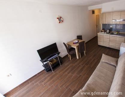 Kuca Bulajic, Apartman 3, privatni smeštaj u mestu Jaz, Crna Gora - viber_image_2019-06-27_14-13-26