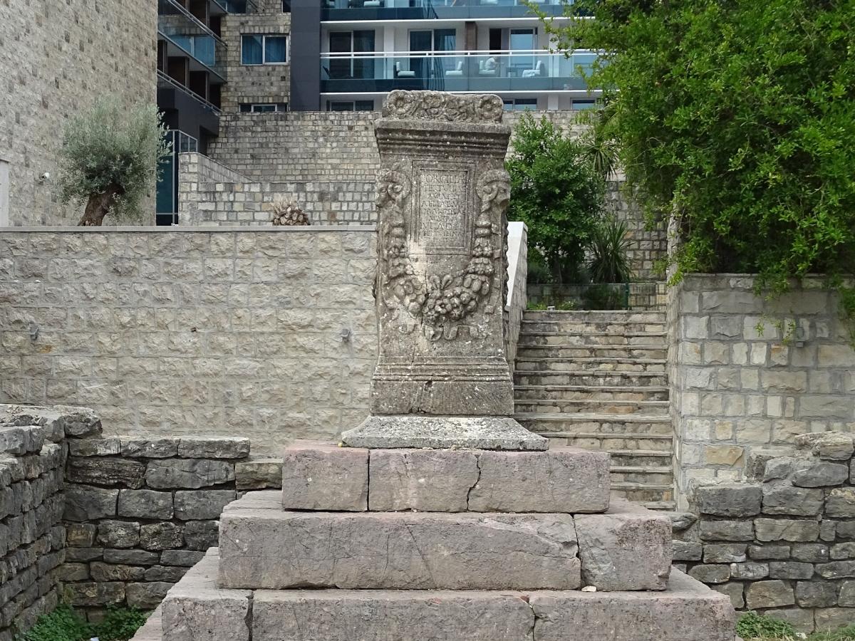 Gammel nekropolis Budva — 2